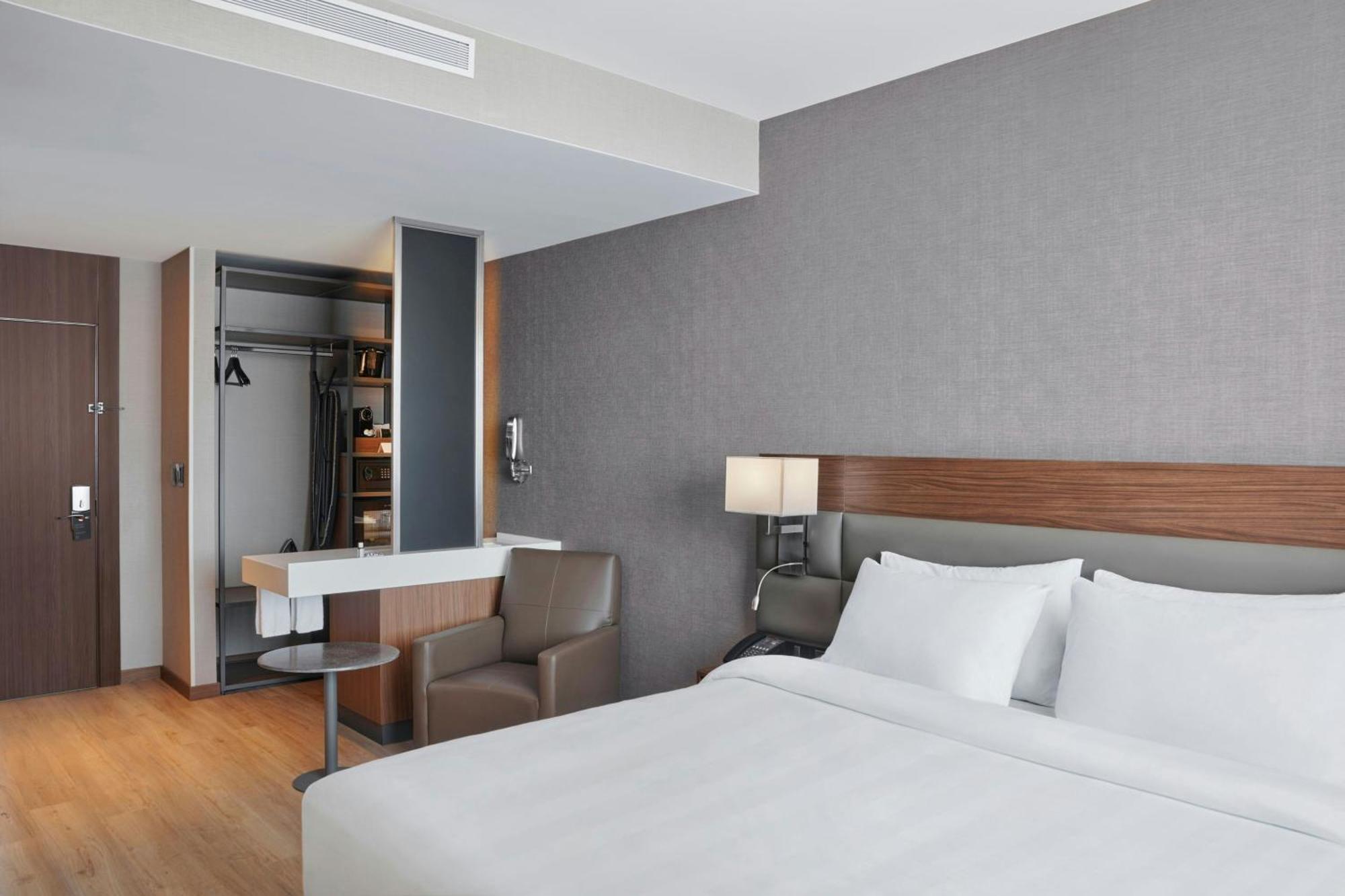 Ac Hotel By Marriott 살티요 외부 사진