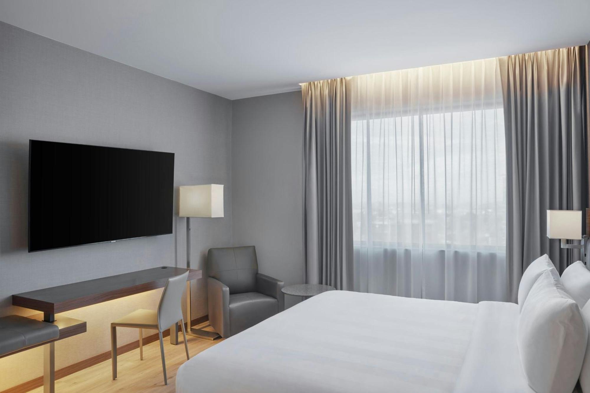 Ac Hotel By Marriott 살티요 외부 사진